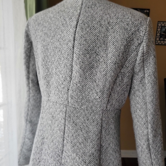 Vici Tayshia Wool Gray Patterned Jacket with Pockets Tapered Waist Size Medium - Picture 7 of 10